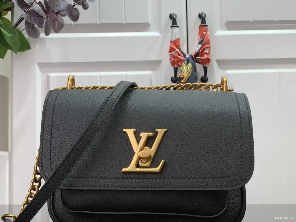 First bag ru LOUIS CHAIN VUITTON LOCKME PM 0508